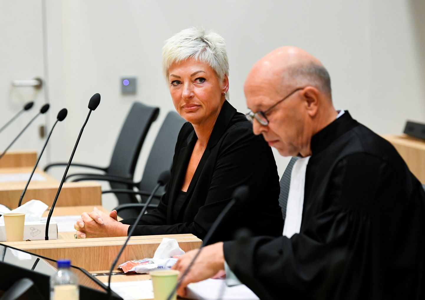 Ria van der Stīna liecina tiesā Nīderlandē. 6.septembris, 2021
