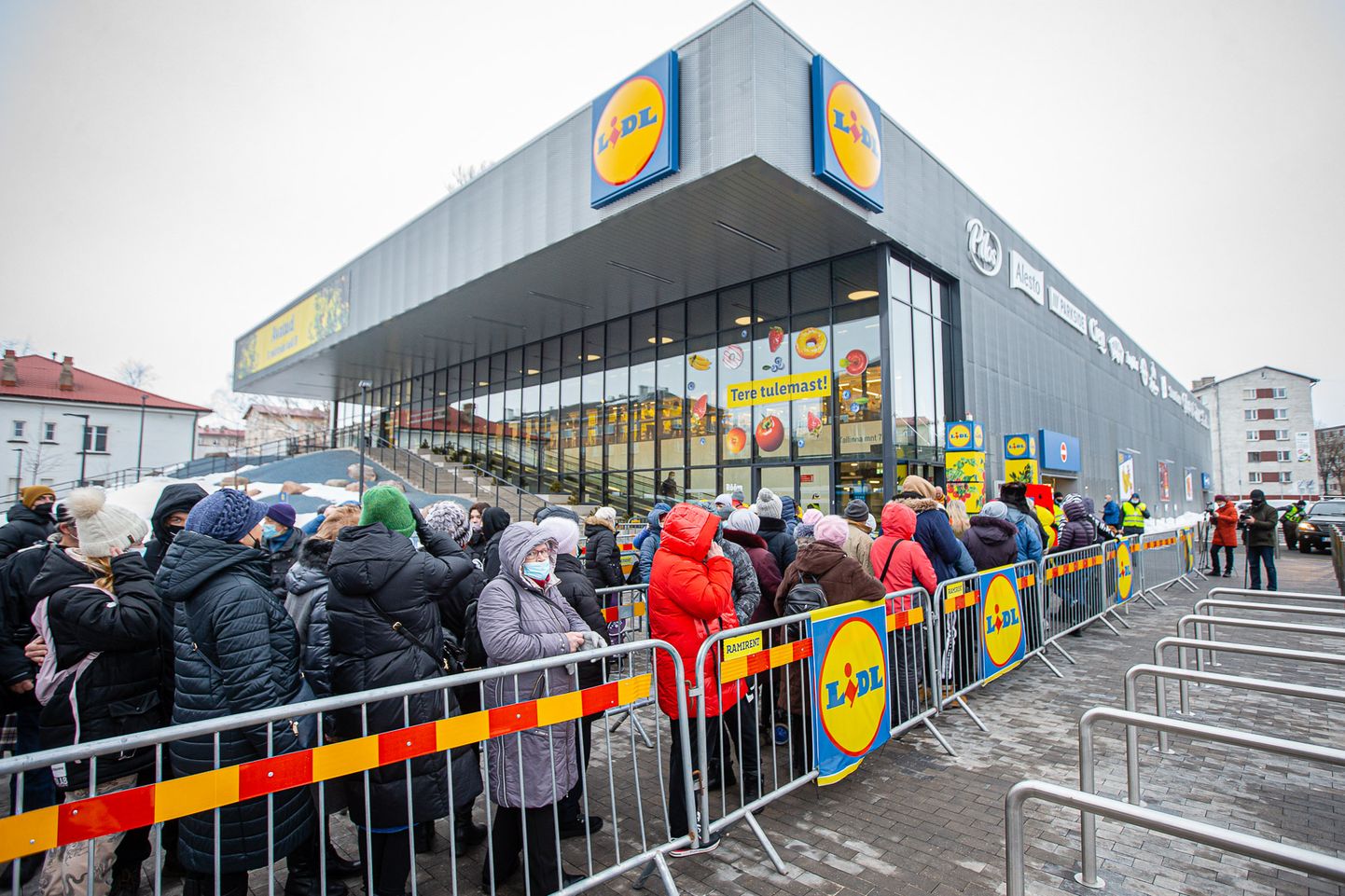 Открытие первого нарвского супермаркета "Lidl" утром 3 марта.