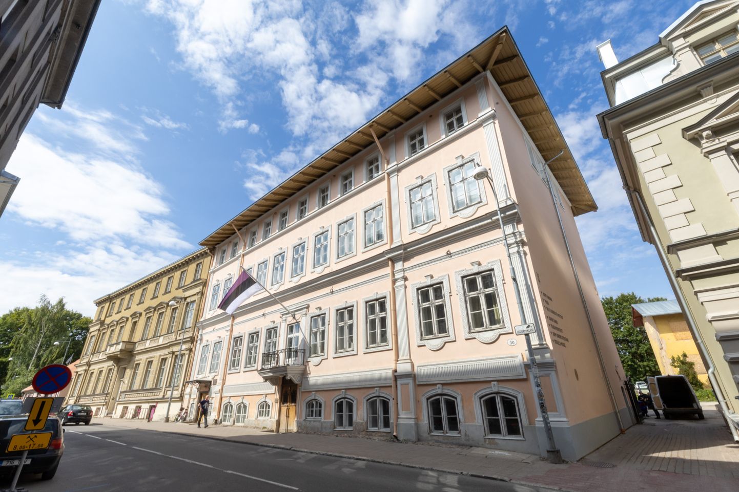 Lai 30 hoone Tartu südalinnas kuulub kultuurimälestiste registrisse.