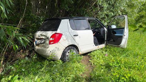 FOTOD SÜNDMUSKOHALT ⟩ Škoda lõpetas sõidu Muratsi lähistel kraavis