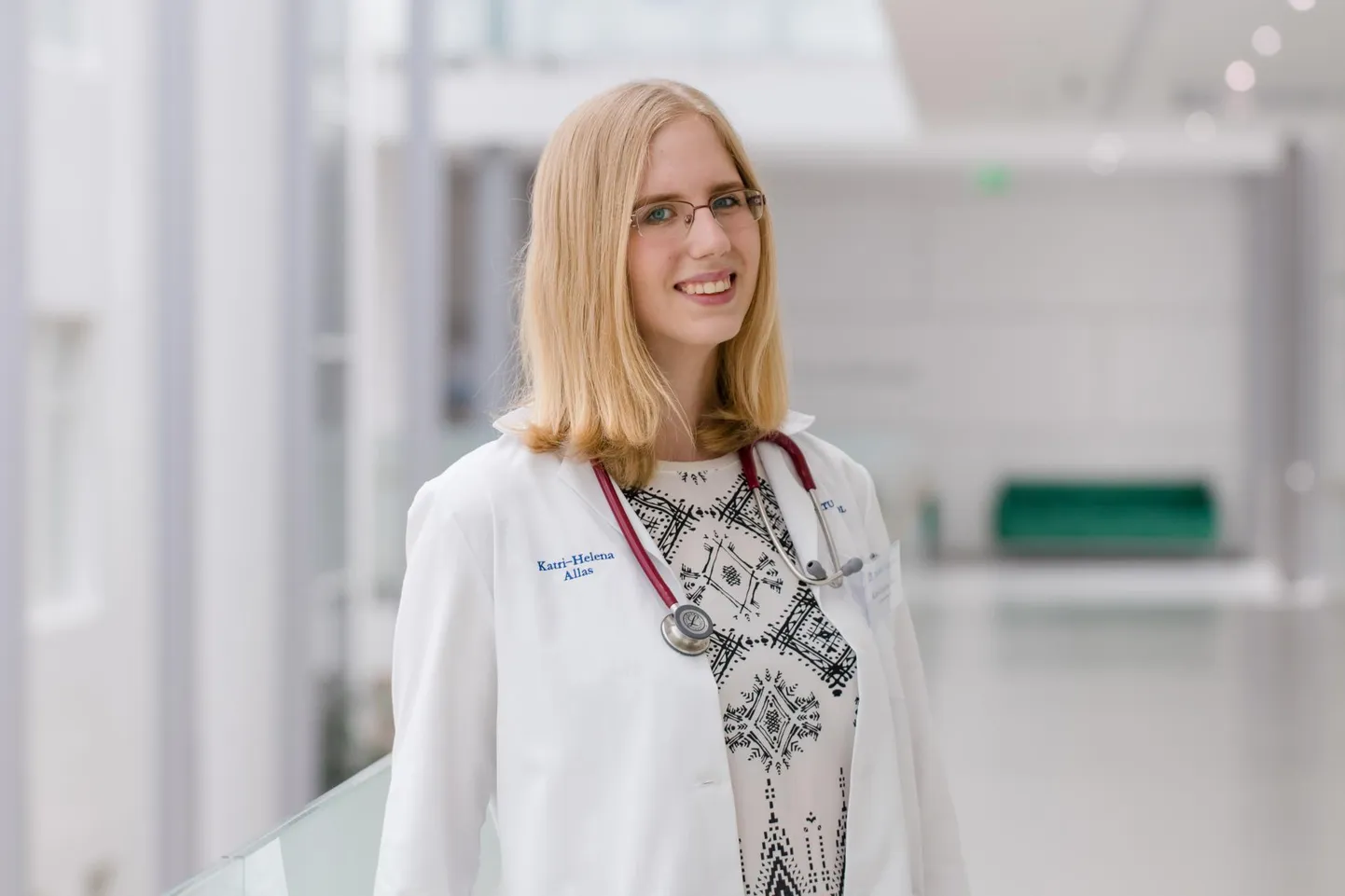 Viienda kursuse arstitudeng Katri-Helena Allas töötab Järvamaa haigla EMOs ja kui vaja, läheb ta appi mujale.
 