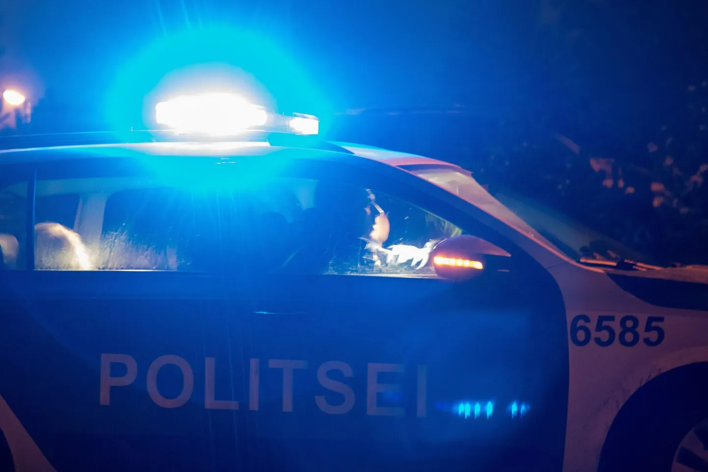 Lennuvälja tee ja Haapsalu maantee ringristmikul põrkas kokku kaks sõiduautot.