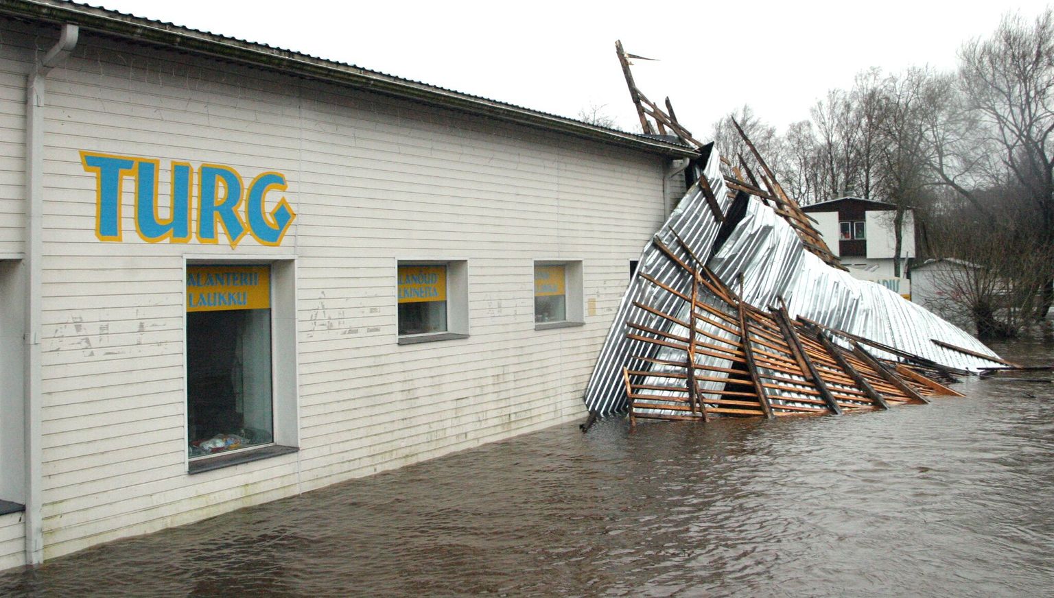 2005. aasta jaanuaritormi tekitatud uputus Pärnus.