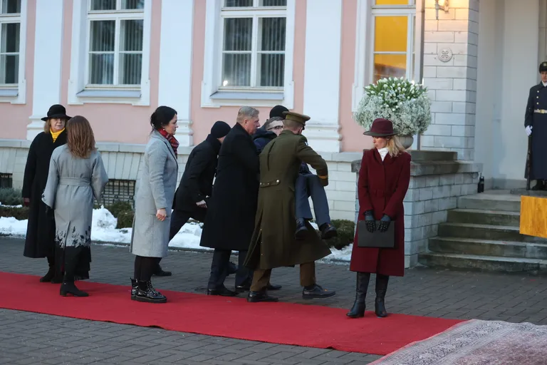 President Kersti Kaljulaid nimetas ametisse Kaja Kallase juhitava valitsuse.