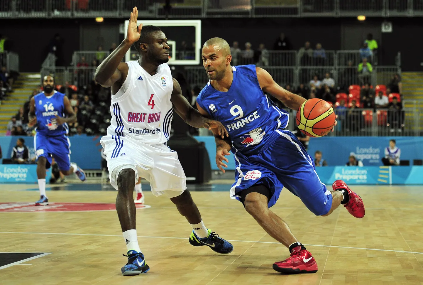 Tony Parker (paremal)