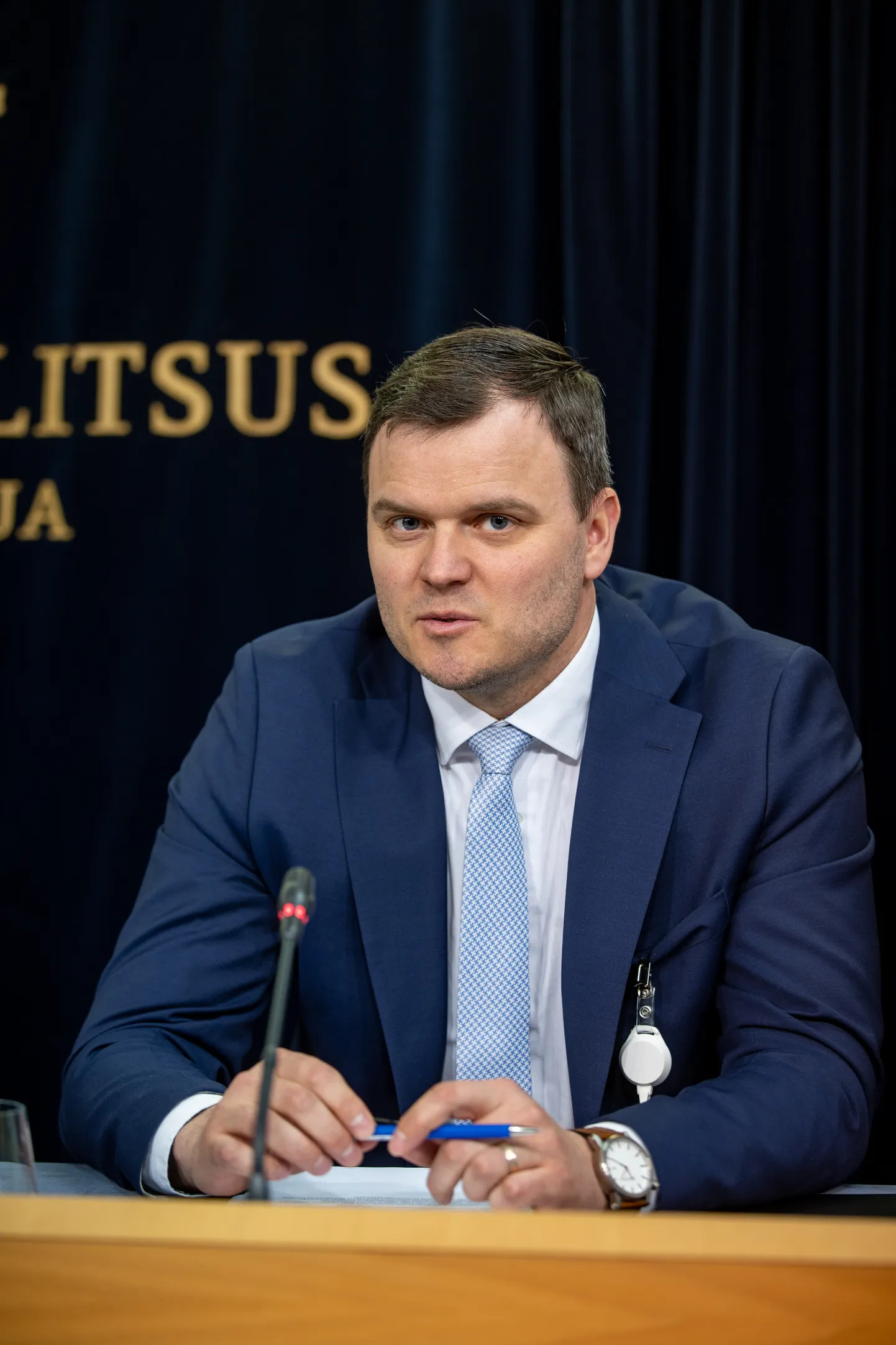 Regionaalminister Madis Kallas valitsuse pressikonverentsil.