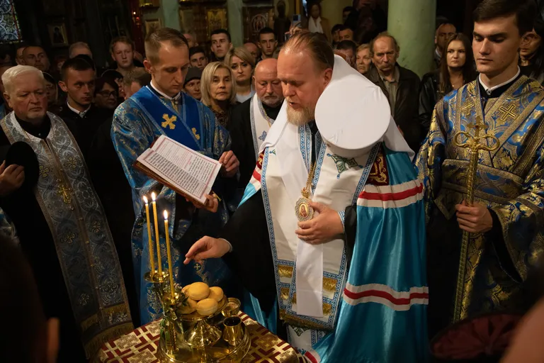 Митрополит Белоцерковский Евстратий служит в храме Великомученика Юрия Победителя. 1 октября 2024 г.