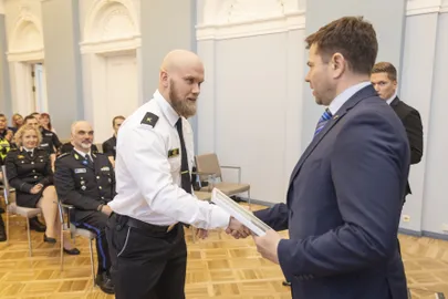 Leho Pent siseministri vastuvõtul, kuhu saavad kutse Sisekaitseakadeemia parimaid õppurid.
